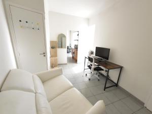 Palais Porte de France Apartment With Air conditionner