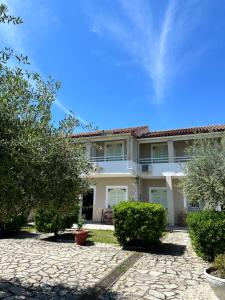 Alexandros Studios Apartments