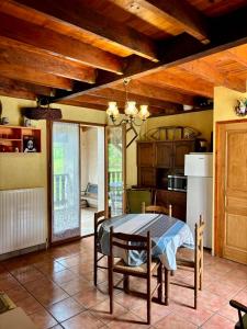 Gite en duplex 4 personnes, Vallée de la Jordanne, Cantal
