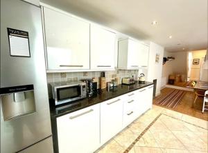 *Family Home in Mumbles. Close to the Beach*