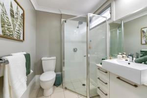 Experience this Stylish Brisbane Apartment