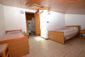 Spacious and bright flat with swimming pool - Beahost