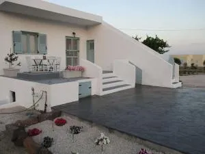 House in vineyard - Emboríon