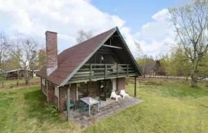 3 Bedroom Beautiful Home In Ørsted - Allingåbro