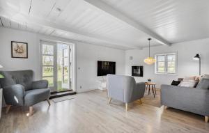 Stunning Home In Ringkøbing With Wifi