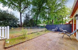 Maisons de vacances Nice Home In Saint-georges-de-didon With Kitchen : photos des chambres