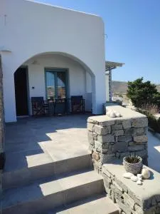 SIFNAIOU TRADITIONAL Houses 1 & 3 - Parasporos