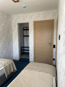 Naktsmītne - Fišers