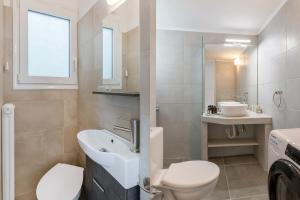 Sunny 2BR Apartment in Nea Smyrni by UPSTREET