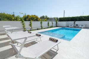 VillaTalè with private Swimming pool. Within walking distance of the beach.