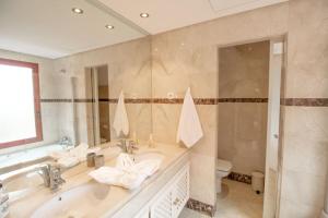 Luxury Duplex Penthouse by Puerto Banus