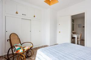 Apartamento completo con 3 amplios dormitorios y gran azotea privada