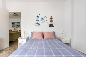 Apartamento completo con 3 amplios dormitorios y gran azotea privada