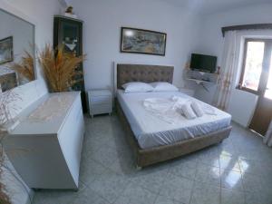 Oceanfront Outlook Rooms