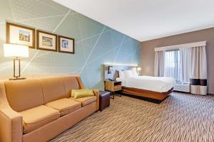 Comfort Suites Murfreesboro Shopping District