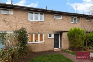 Woking - 3 Bedroom House - With Garden - Bisley