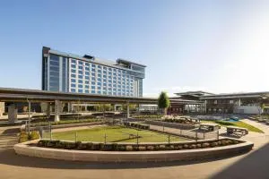 Hilton BNA Nashville Airport Terminal - Bakertown