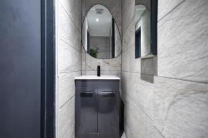 Elegant 1Bedroom Flat with Jacuzzi in a Prime Location