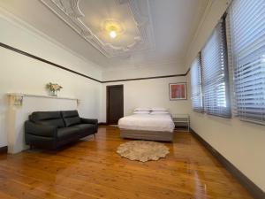 Globe Apartments