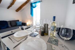 Rambla Retreats Apartment Azul with shared pool & hot tub in Oria