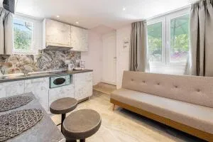 Studio Ioanna 1,5 km from beach - 古维亚