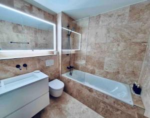 Modern LAAX apt Swimming Pools Wellness and Tennis