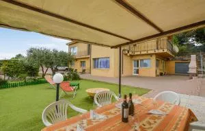 3 Bedroom Amazing Apartment In Imperia - Civezza