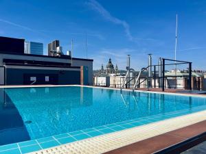 Rames-Cosmo Downtown Apartment with rooftop POOL