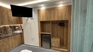 Luxury Semi Basement Apartment with Terrace