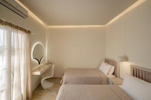 Loukas & Emma Eco Houses