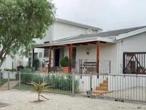 Oz on M8re - Hartebeesrivier