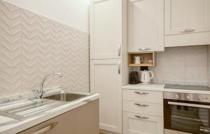 Stunning Apartment In Camogli With Wifi