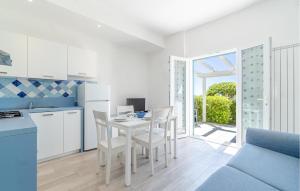 Nice Apartment In Framura With Kitchen