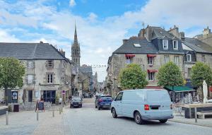 Maisons de vacances Cozy Home In Locquenole With Kitchen : photos des chambres