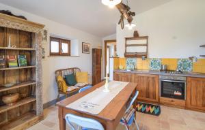 Nice Home In Petroro With Wifi