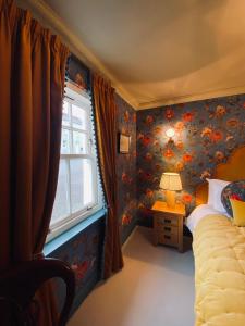 Roslyn House