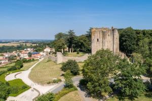 Maisons de vacances Au detour du Puy Maison avec piscine interieure a 15 mn Puy du Fou : photos des chambres
