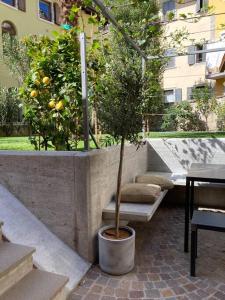 Giovannas Home, historic Town House with Garden