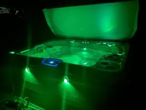 Soleil,jardin et jacuzzi - Anau