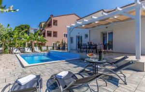 4 Bedroom Nice Home In Rovinj