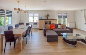 Maisons de vacances Nice Home In Notre-Dame-De-Monts : photos des chambres