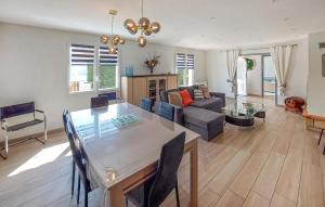 Maisons de vacances Nice Home In Notre-Dame-De-Monts : photos des chambres