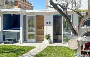 Four-Bedroom Holiday Home room in Villa Mediterraneo