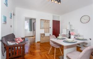 Lovely Apartment In Cizici With Wifi 