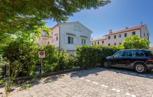 Lovely Apartment In Cizici With Wifi