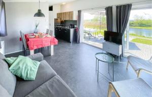 2 Bedroom Beautiful Home In Lauwersoog