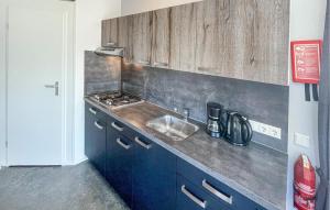 2 Bedroom Beautiful Home In Lauwersoog