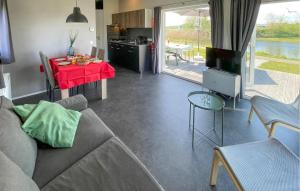 2 Bedroom Stunning Home In Lauwersoog