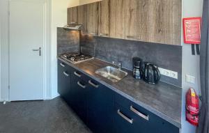 2 Bedroom Stunning Home In Lauwersoog