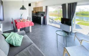 2 Bedroom Awesome Home In Lauwersoog